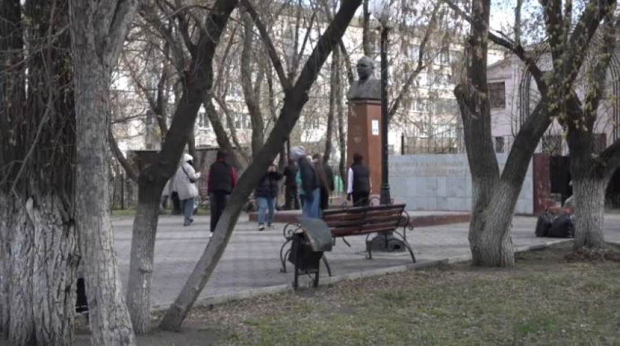 Волонтёры Петропавловска ухаживают за памятниками своего города