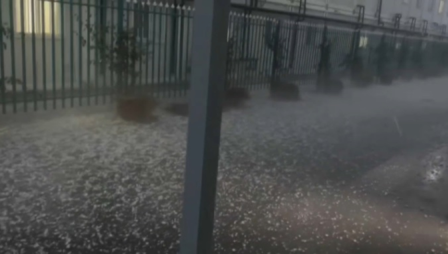 Град размером с голубиное яйцо выпал в Пекине