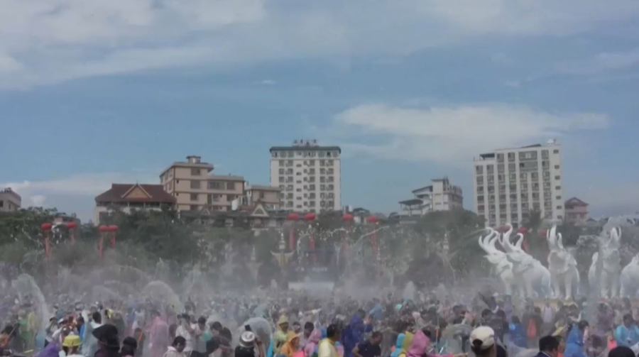 Қытайда су атысу фестивалі өтті