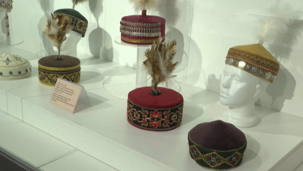 Алматыда қазақ әйелдерінің дәстүрлі бас киімдер көрмесі ашылды