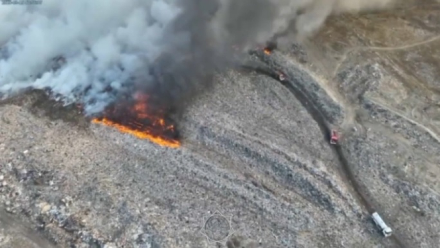 Пожар на полигоне ТБО тушат в Алматинской области