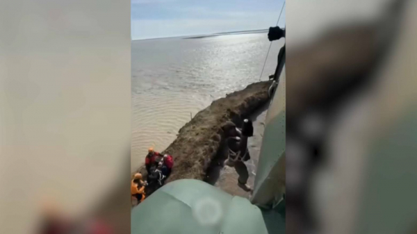 Ақтөбе облысында тұрғындарды тікұшақпен эвакуациялау жалғасып жатыр