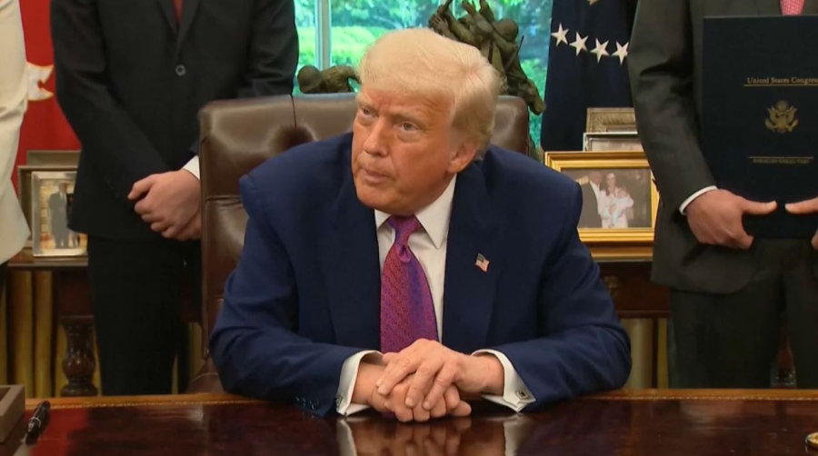 Трамп перенёс дедлайн по торговым сделкам