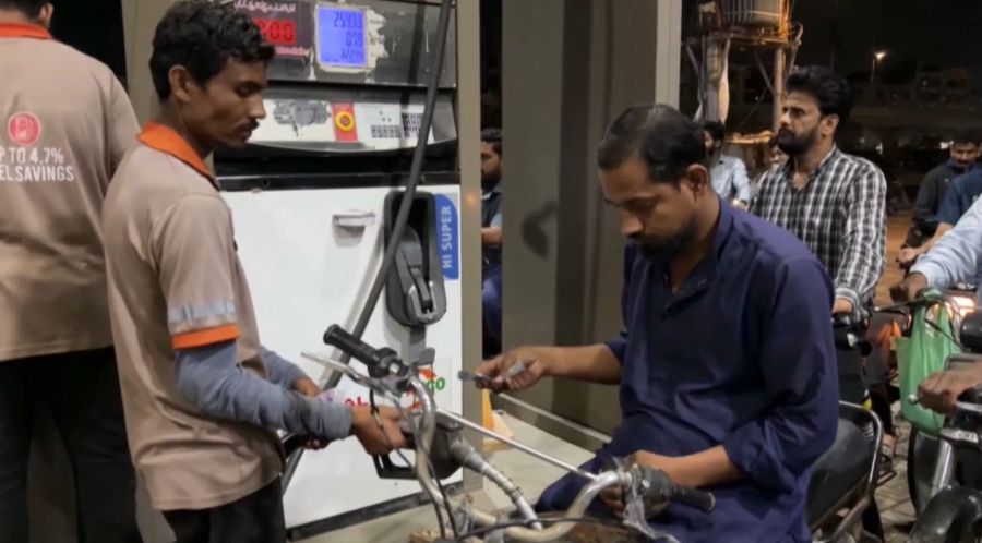 Пәкістанда жанармай бағасы қымбаттады