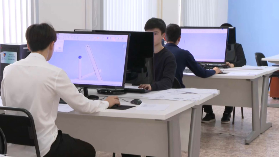 Ақтауда 8 мың студент жасанды интеллект әліппесін меңгерді