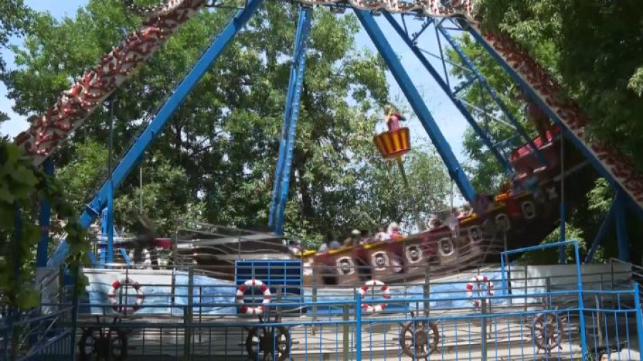 Парк аттракционов начали сносить в Шымкенте