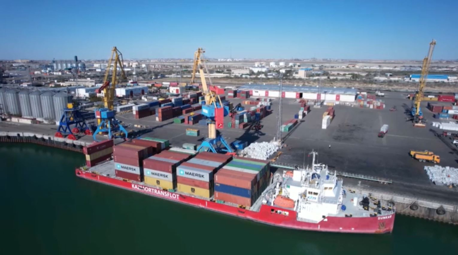 Дноуглубительные работы начинаются в международном порту Актау