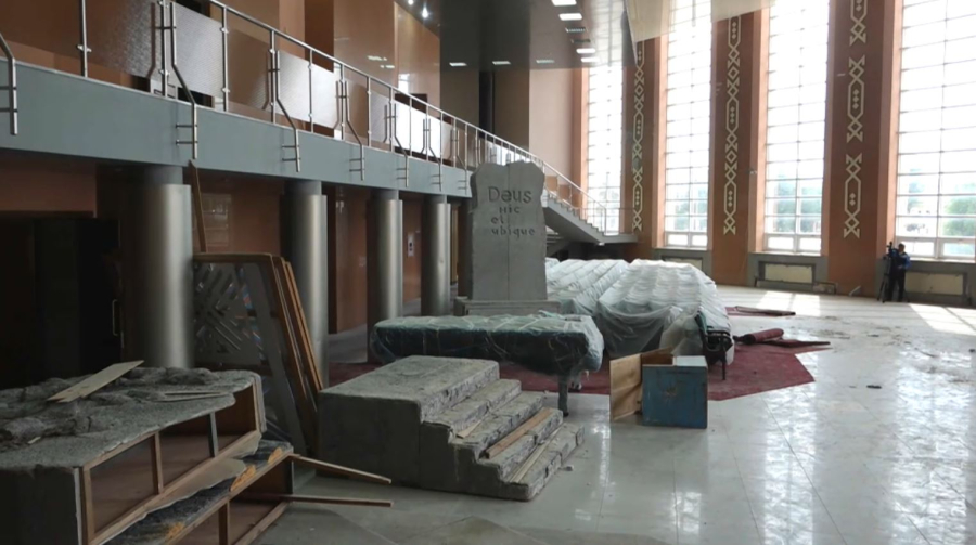 Почти на миллиард тенге завысили смету при ремонте театра в ЗКО