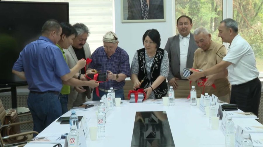 Алматыда «Бар мен жоқ» кітабы оқырманға жол тартты