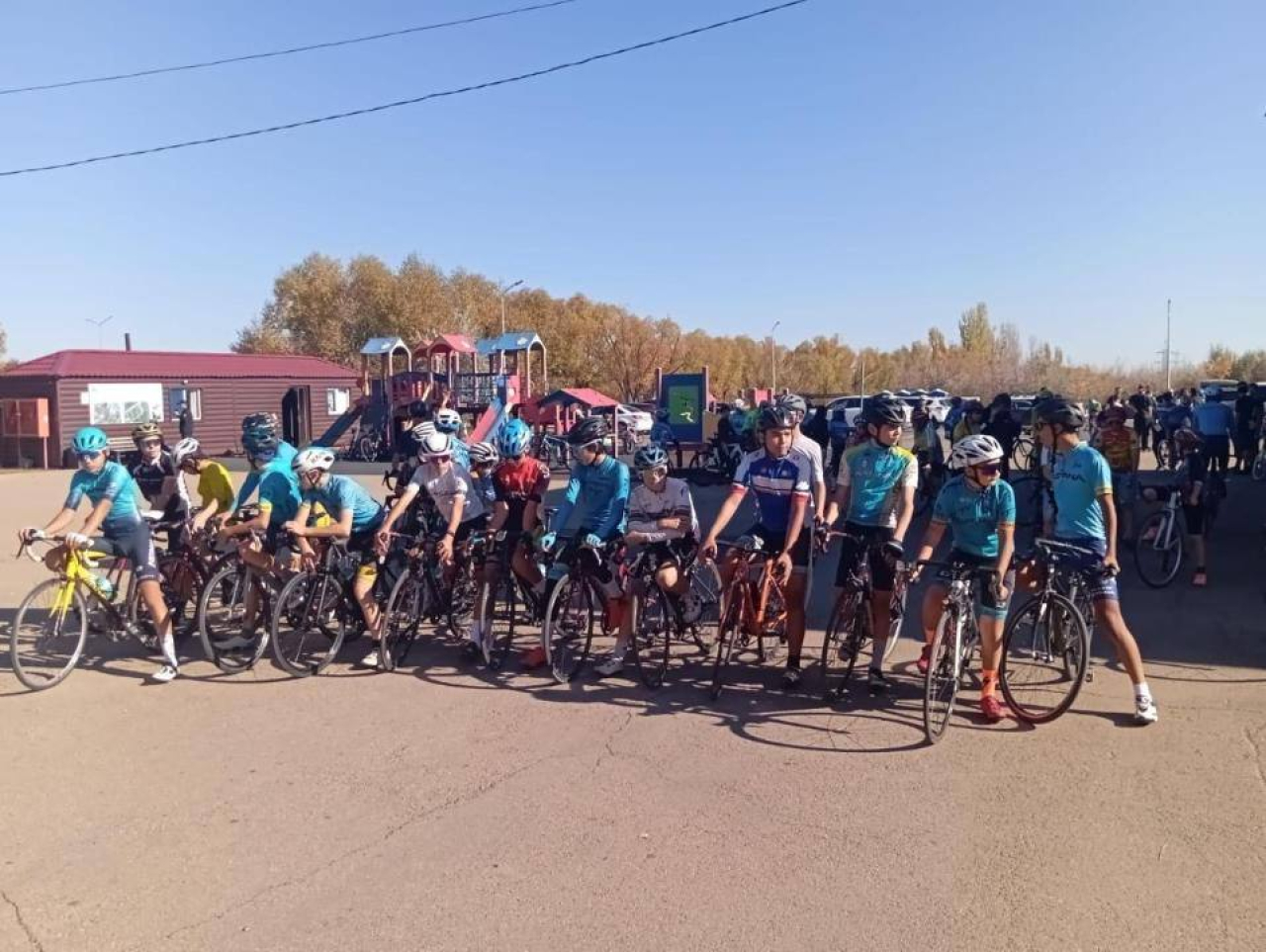 Среди столичных школьников провели велопробег