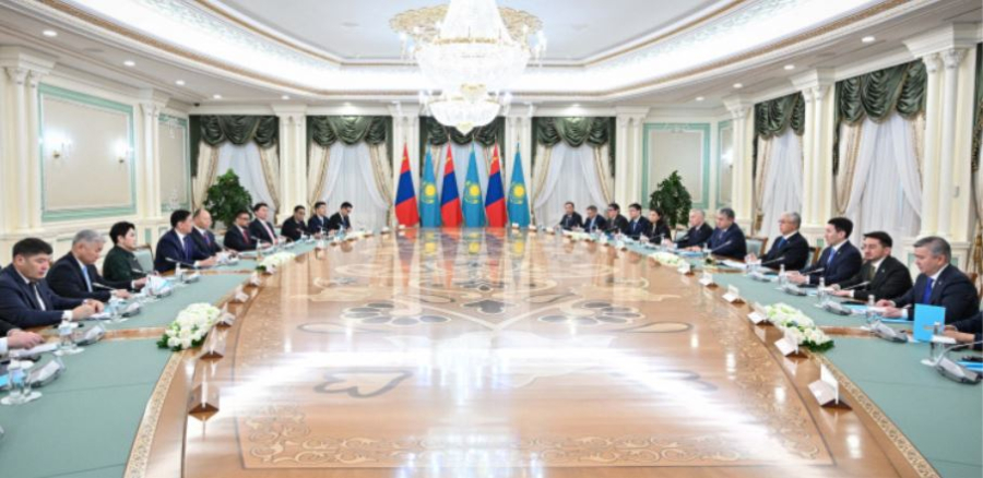 Қазақстан мен Моңғолия президенттері кеңейтілген құрамда келіссөз жүргізді