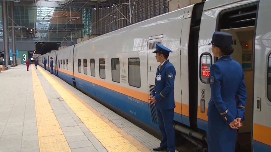 Военнослужащим разрешили бесплатный проезд на поездах