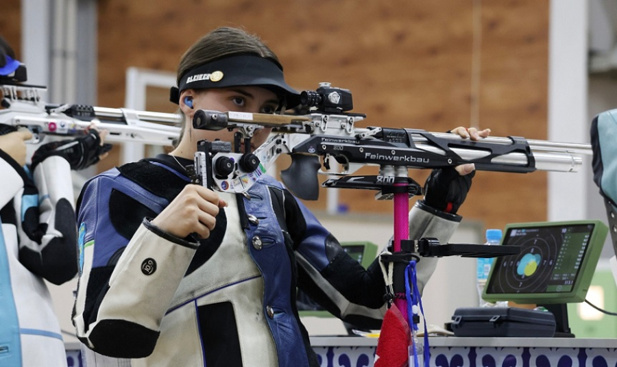 Казахстанка с рекордом мира выиграла ЧА по пулевой стрельбе