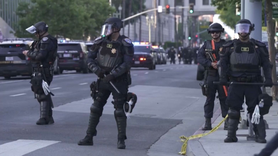 Лос-Анджелес мэрі мигранттарды тексеруді тоқтатуға шақырды