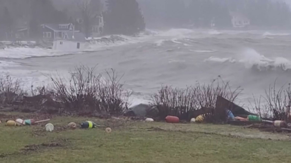 АҚШ-та дүлей дауылдан рейстер тоқтатылды