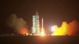 Китай запустил космический корабль «Шэньчжоу-18» на орбиту Земли