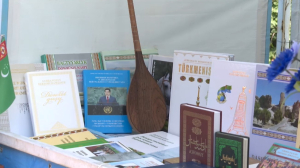 Второй Национальный книжный фестиваль проходит в Астане