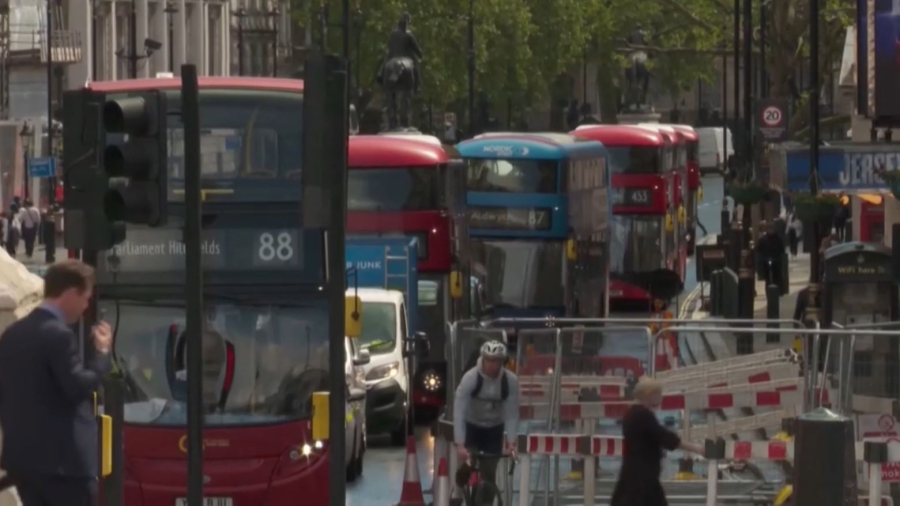 Ұлыбритания үлкен көліктерге шектеу енгізеді