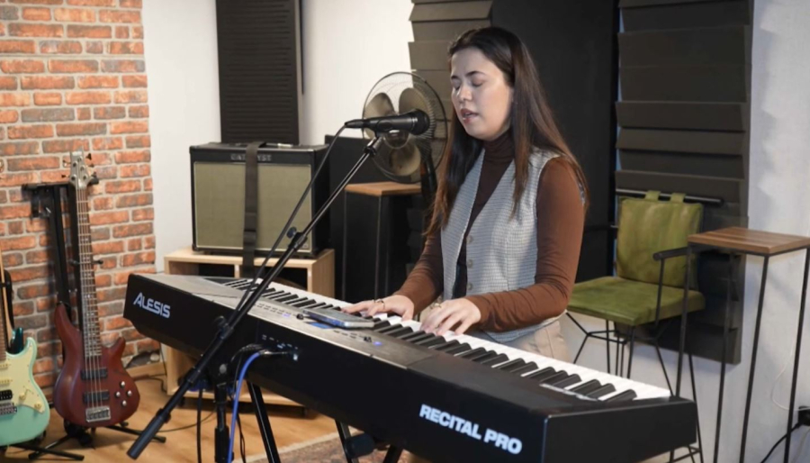 Түрік қызы қазақ музыкасын дәріптеп жүр