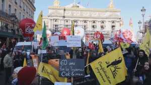 Протесты против пенсионной реформы продолжаются во Франции