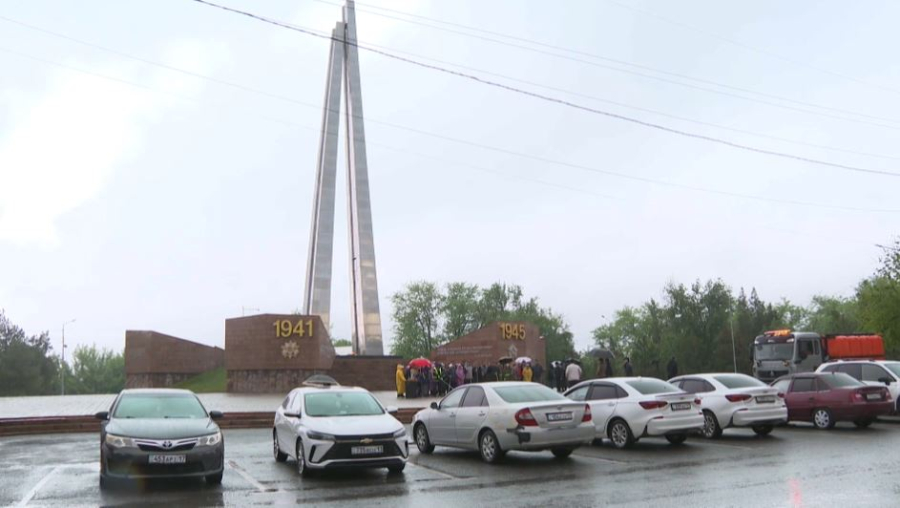 Шымкентте «Даңқ» мемориалының аумағы тазартылды