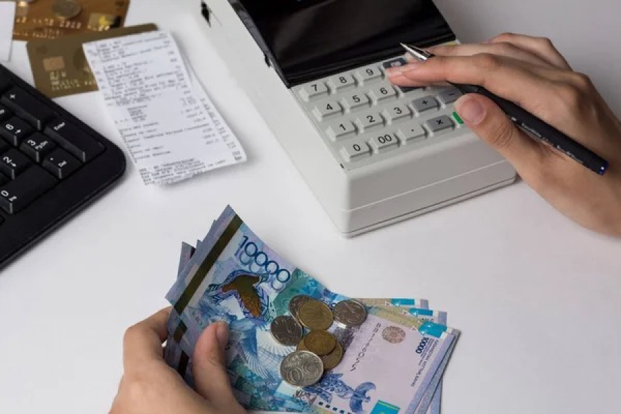 Два месяца без зарплаты: 17 охранников выиграли суд в Караганде