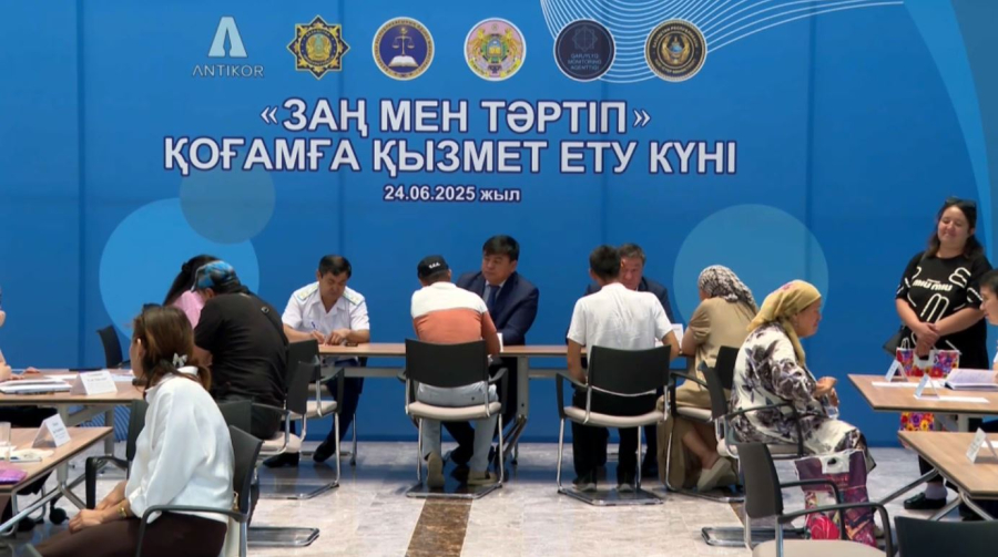 В Туркестане продолжаются выездные приёмы граждан по правовым вопросам