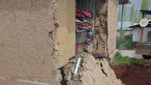 Тәжікстанда жер сілкінісінен үш жасар сәби көз жұмды