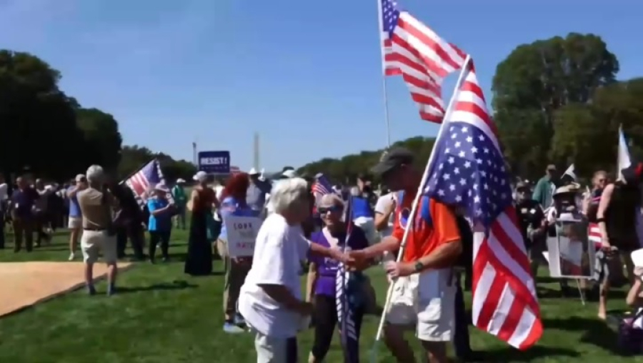 Марш за демократию прошел в США