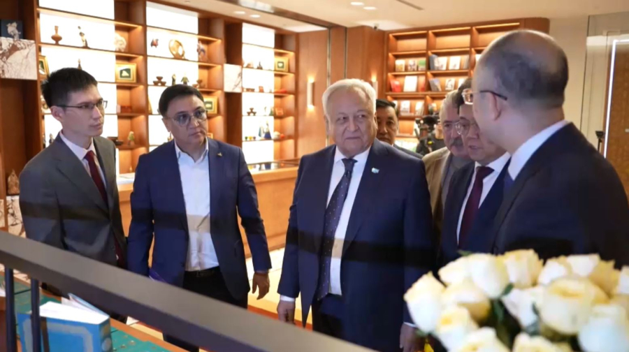 Қазақ-қытай жазушылары тарихи келісім жасасты