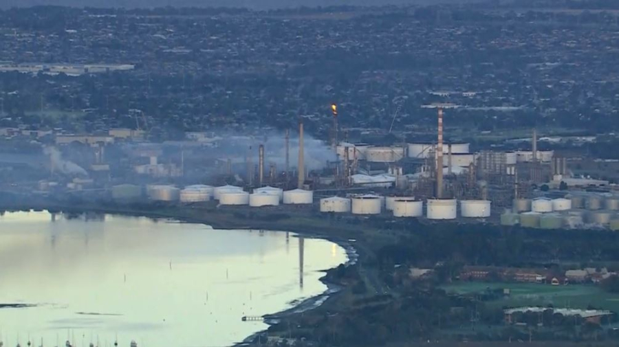 Австралияда мұнай өңдеу зауытында өрт шықты