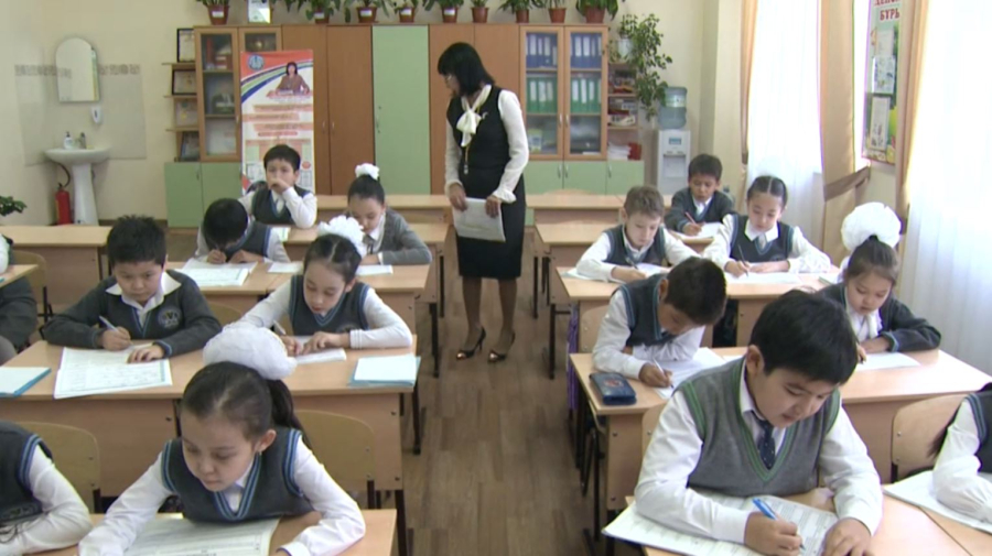 Отбор учителей: в Мажилисе предложили ускорить внедрение единой электронной базы