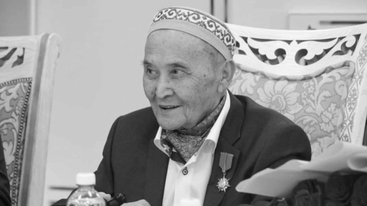 Скончался знаменитый казахстанский писатель и драматург Аким Тарази