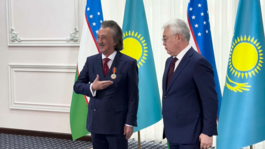 «Ялла» тобының жетекшісі Фаррух Закировке «Достық» ордені табысталды