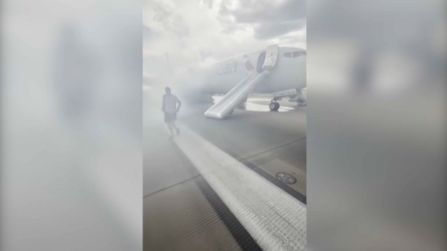 Самолёт загорелся при взлёте в Денвере