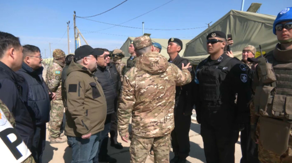 Мажилисмены посетили полевой лагерь участников военного парада