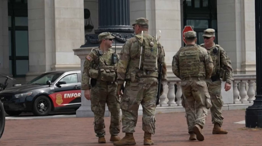 Вашингтонда Ұлттық гвардия бір мыңнан астам адамды ұстады