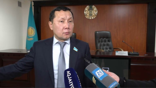 Оралда депутат Абзал Құспан ішкі істер органдары қызметкерлерімен кездесті