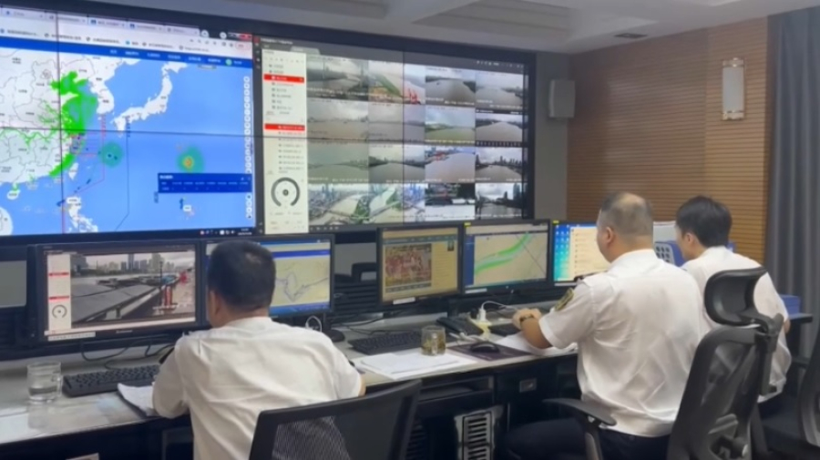 На востоке Китая готовятся к тайфуну «Ко-Мэй»