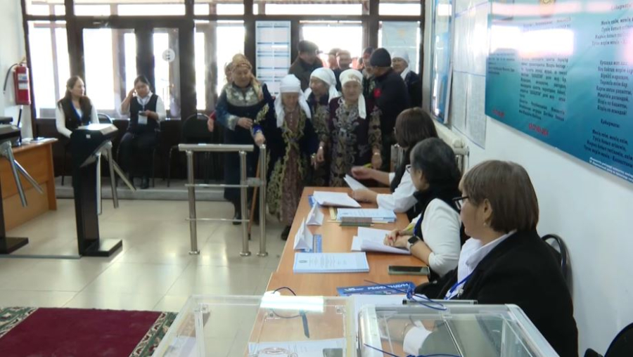 Жетісу облысында референдумда 30 адамнан тұратын тұтас әулет дауыс берді