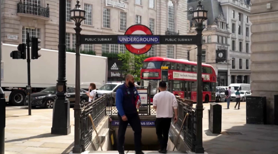 Ұлыбританияда жұмыссыздық белең алды