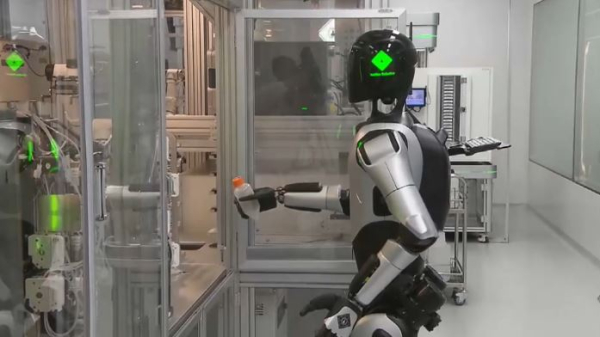 Шанхайская школа для роботов начала обучение первой группы гуманоидов