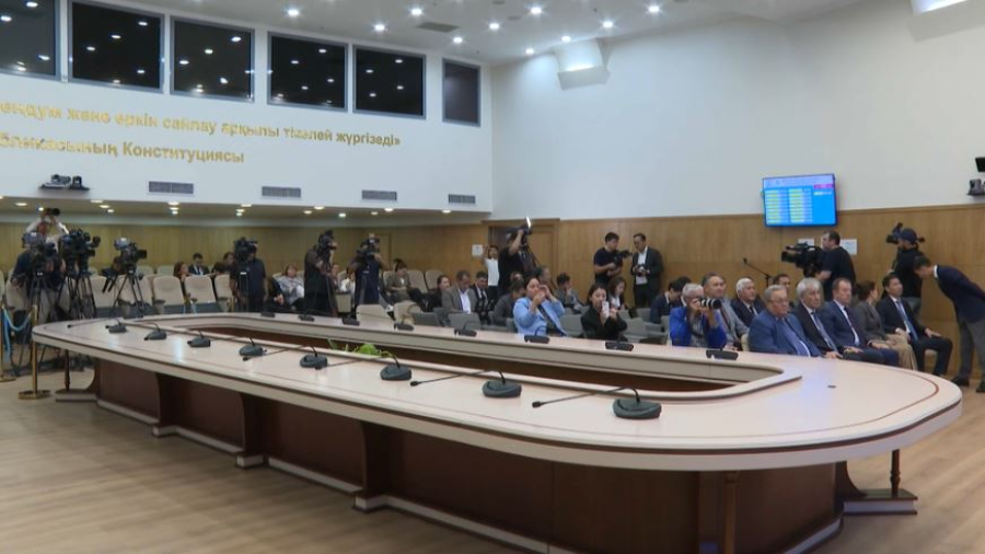 Елімізде 4,6 млн азамат дауыс беріп үлгерді. Live
