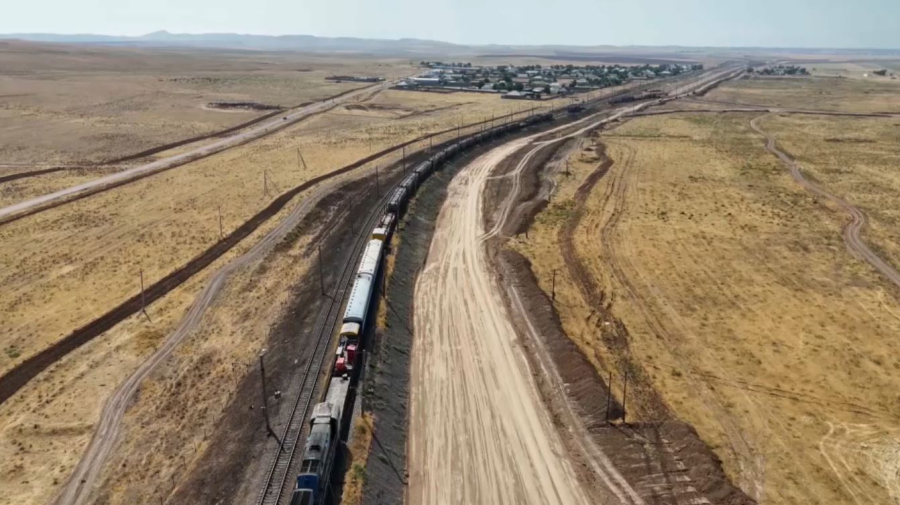 Түркістан облысындағы «Дарбаза-Мақтаарал» темір жолының құрылысы қарқынды