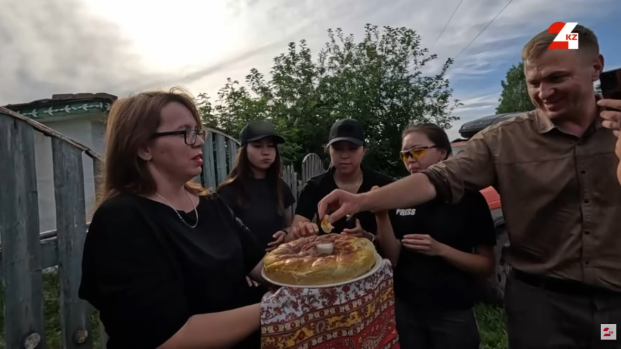 Казахский Алтай: хлеб, плов и сон над ульями. Неопубликованные кадры