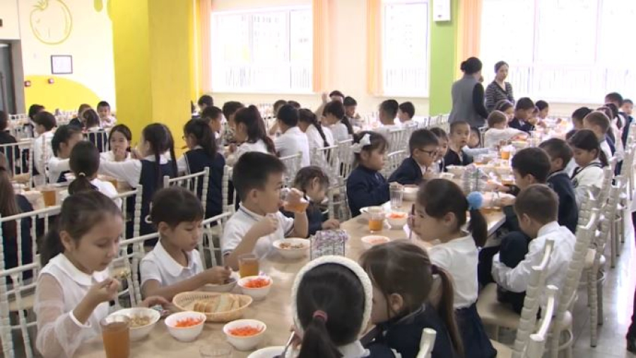 Контроль за школьным питанием усилят в Казахстане