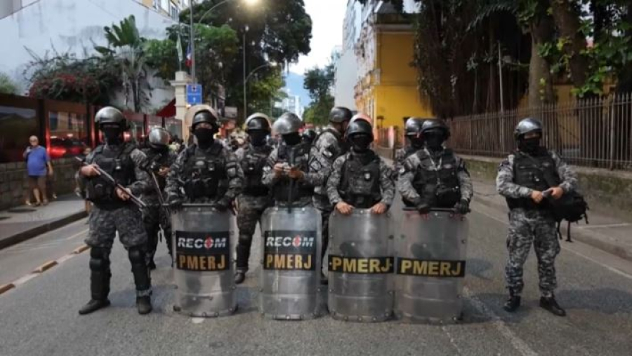 Массовые протесты продолжаются в Рио-де-Жанейро