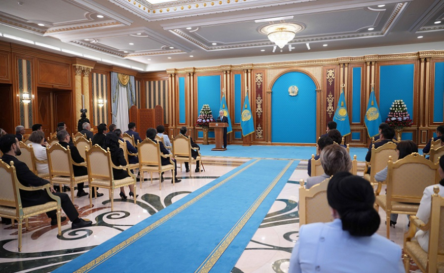 Президент призвал предпринимателей инвестировать в театры