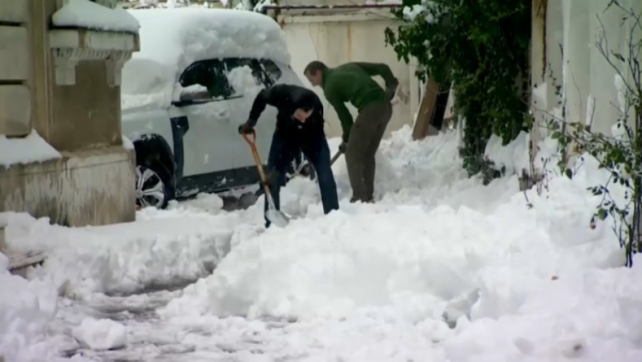 Из-за снегопада в Румынии обесточены 200 тысяч домов