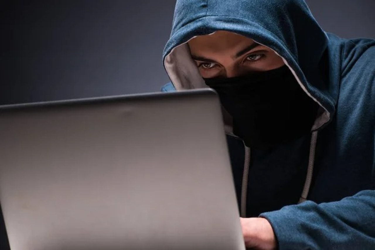 Права за деньги и без очередей? Чем обернулась продажа «липовых» услуг для жителя Сатпаева